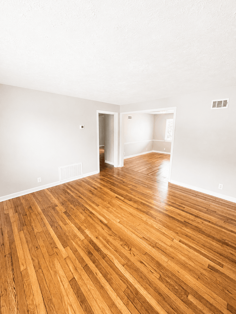 Savannah Apartment: 4 West 53rd Street