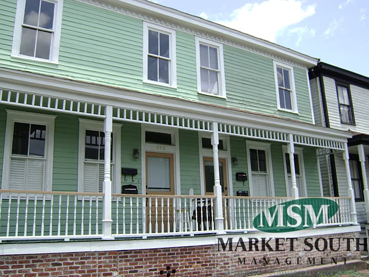 Savannah House: 542 B E. Gaston Street