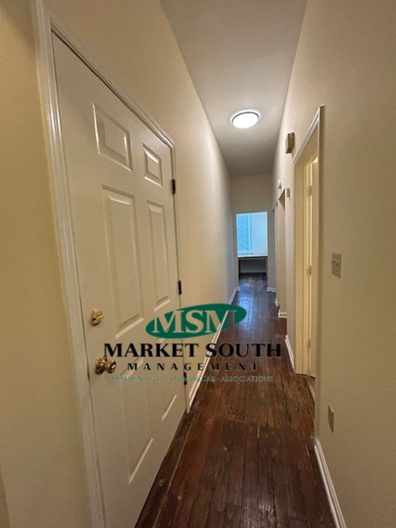 Savannah Apartment: 212 E Anderson Street