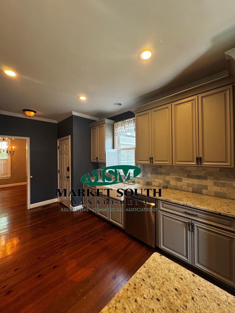 Savannah House: 12 Ardsley Court