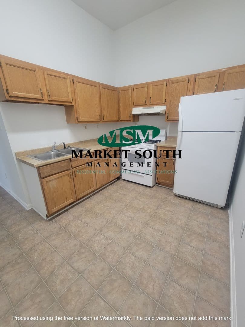 Savannah Apartment: 210 E. Anderson Street