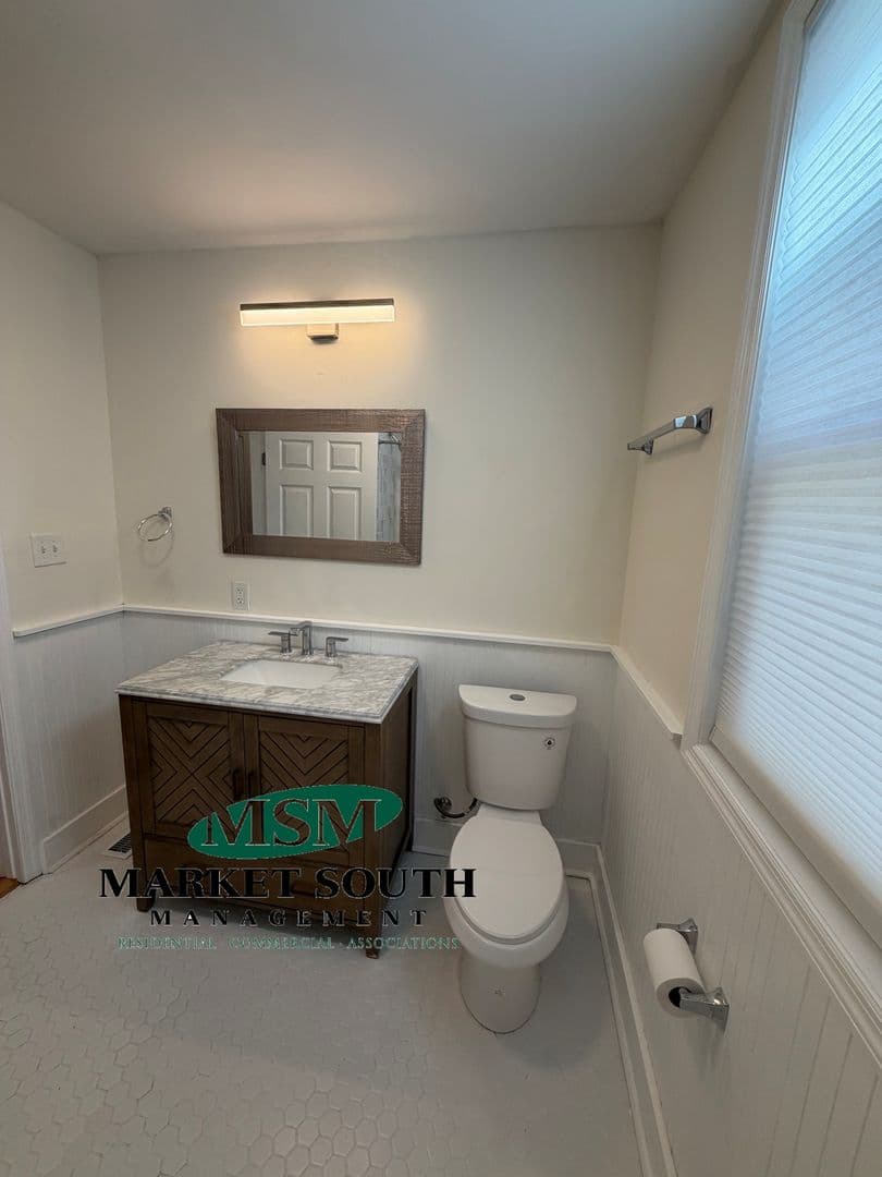 Savannah Apartment: 1016 E. Bolton Street