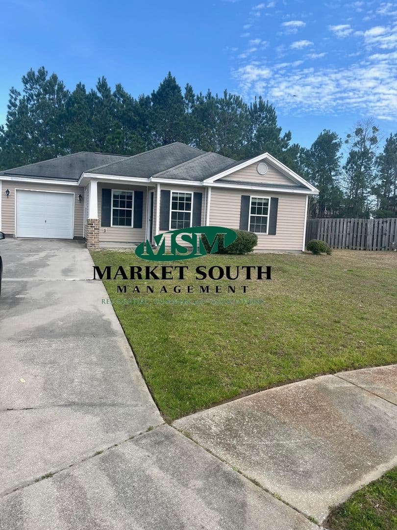 Savannah House: 48 Twin Oaks Place