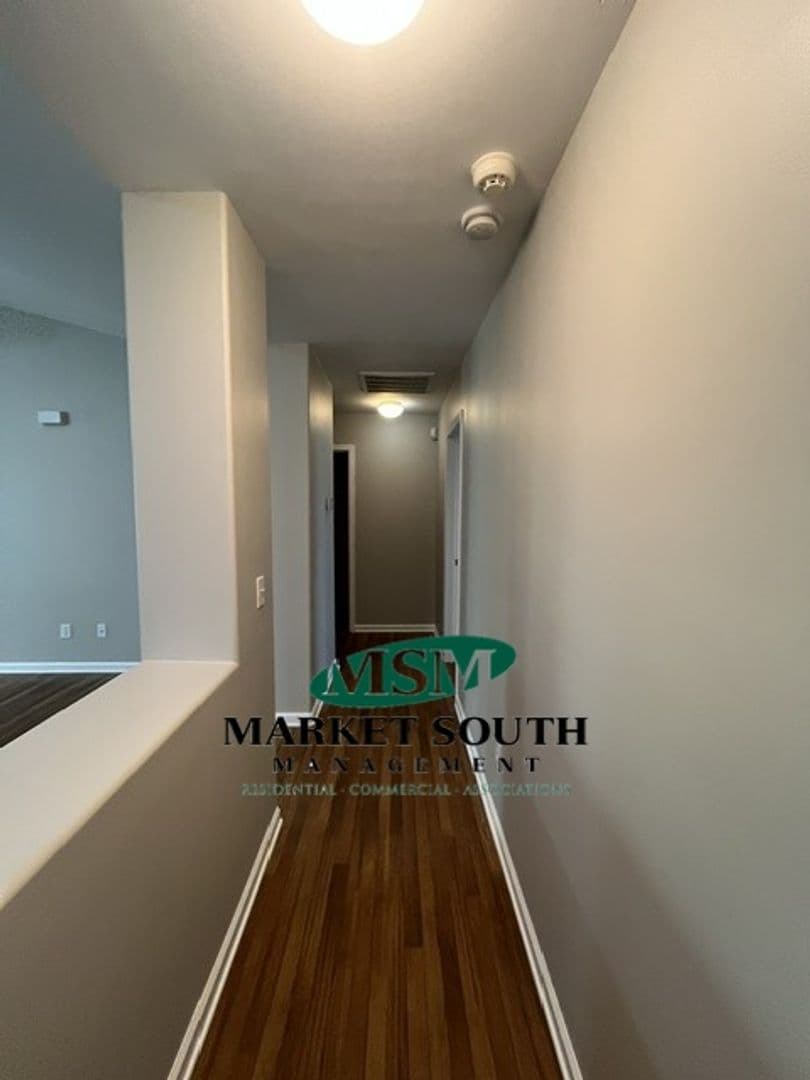 Savannah House: 128 Lake Pointe Drive