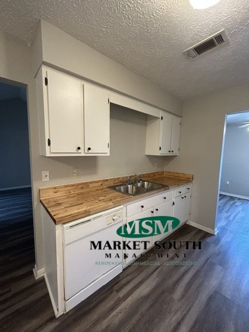 Savannah House: 18 Friar Tuck Drive