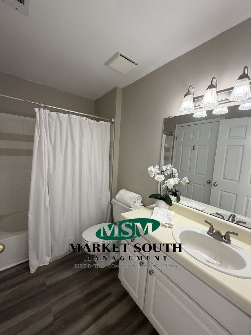 Savannah House: 12300 Apache Avenue