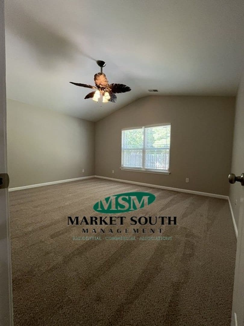 Savannah House: 128 Lake Pointe Drive