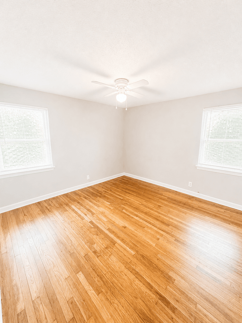 Savannah Apartment: 4 West 53rd Street