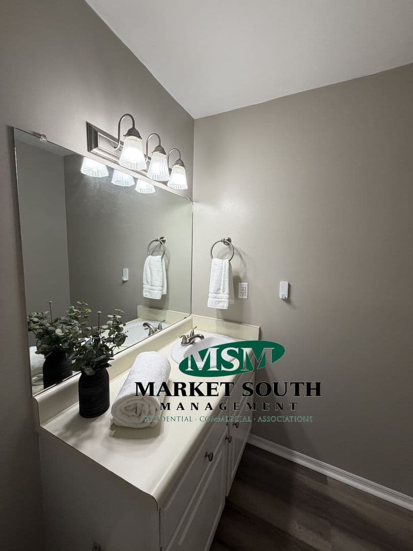 Savannah House: 12300 Apache Avenue