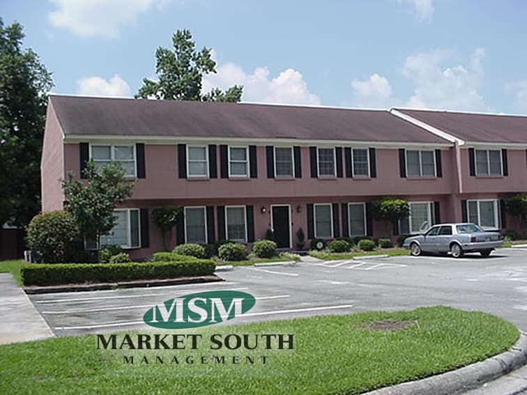 Savannah House: 6501 Habersham Street