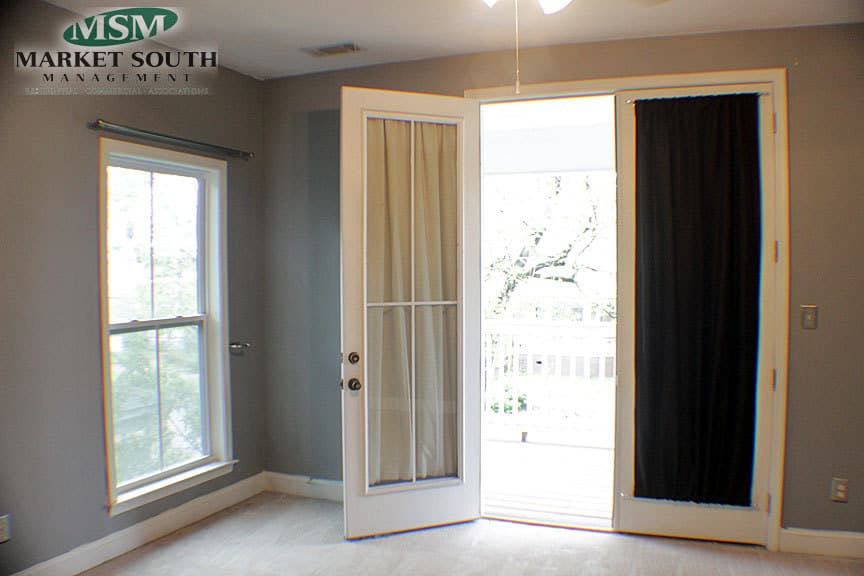 Savannah House: 727 E. Henry Street