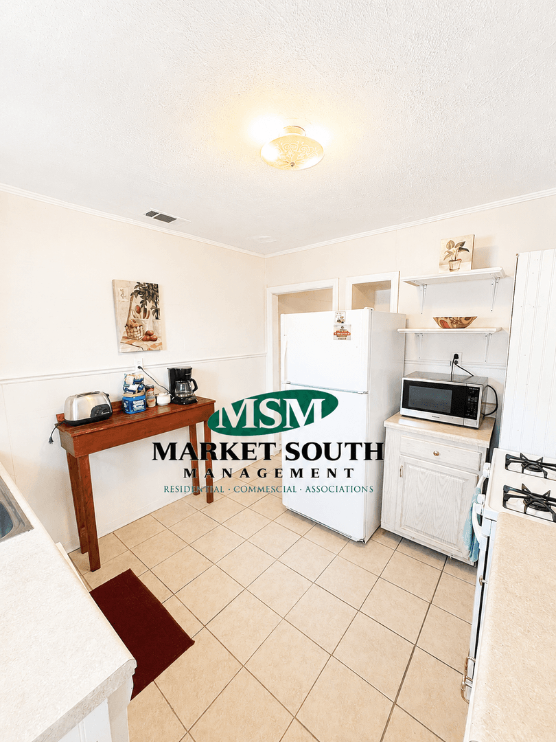 Savannah House: 317 W. Huntingdon Street