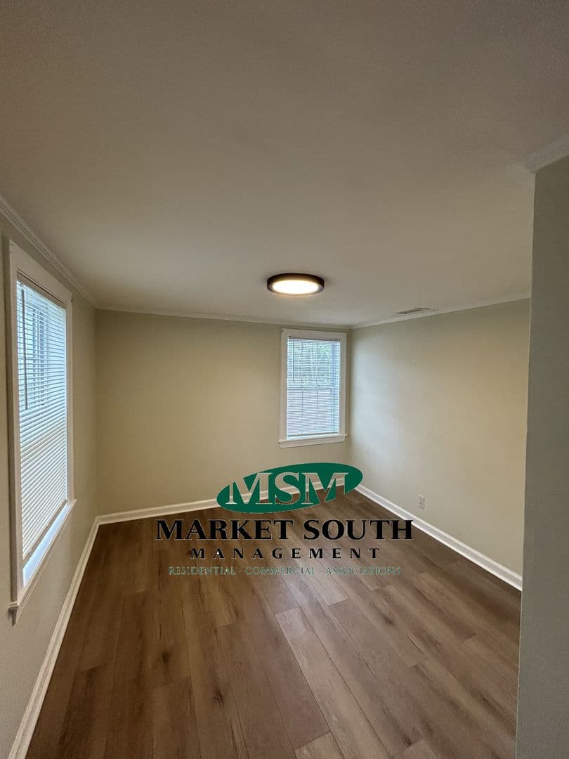 Savannah House: 1705 Elgin Street