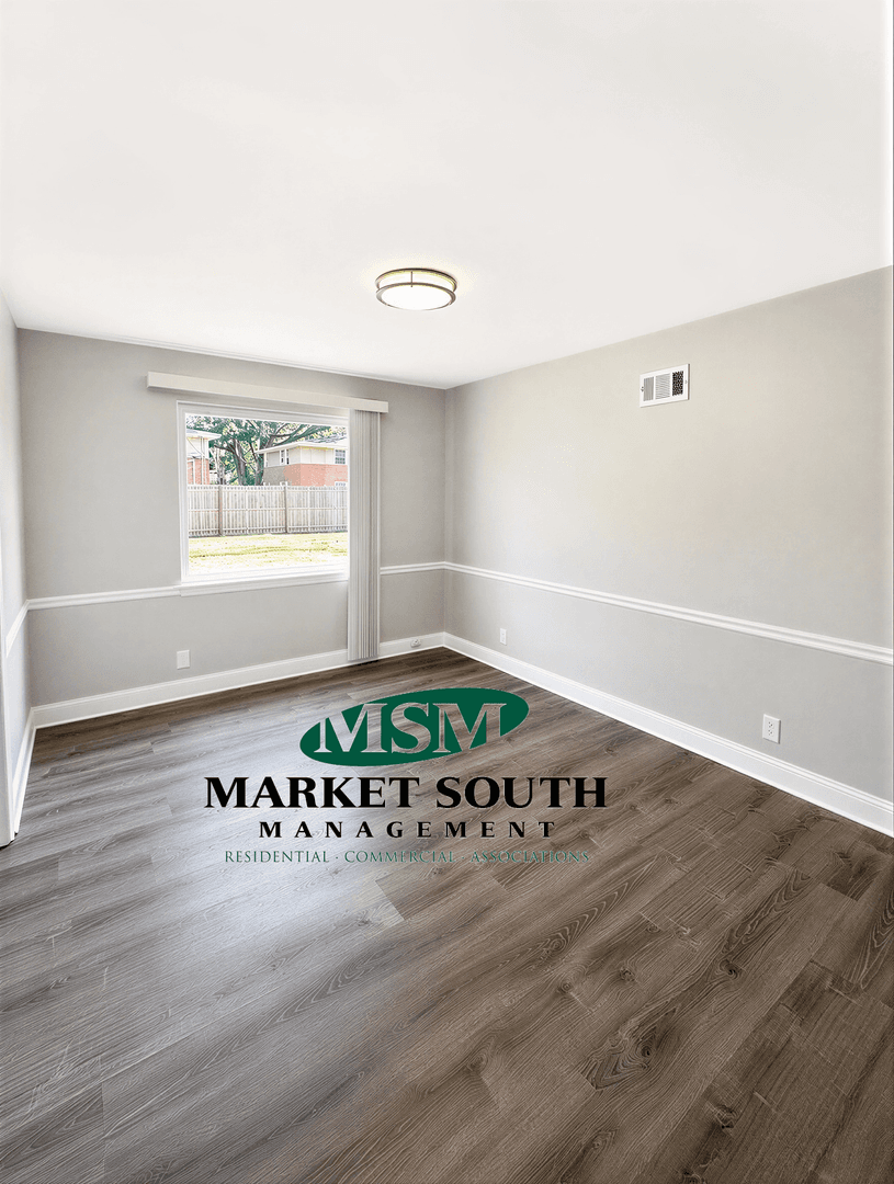 Savannah Apartment: 4 W. 53rd Street #1