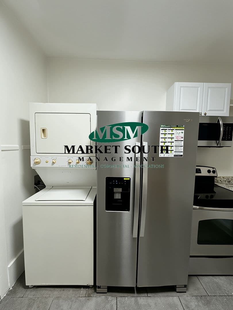 Savannah Apartment: 404 E. 31st Street