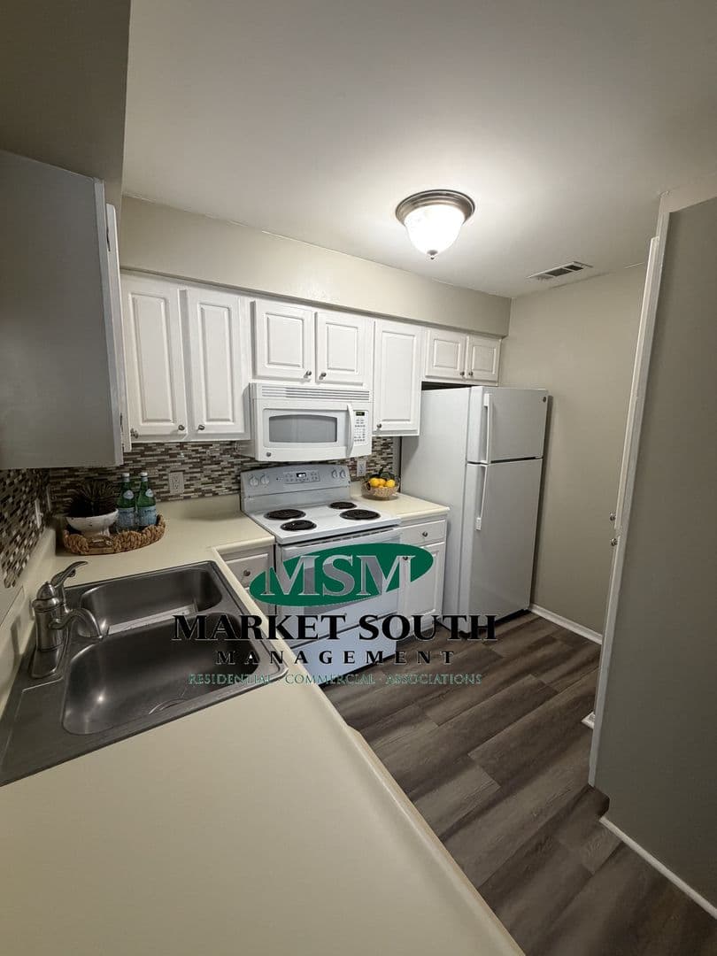 Savannah House: 12300 Apache Avenue