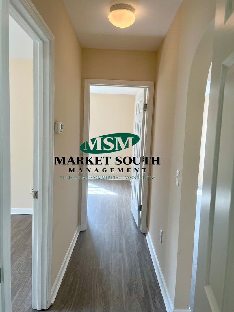 Savannah House: 48 Twin Oaks Place