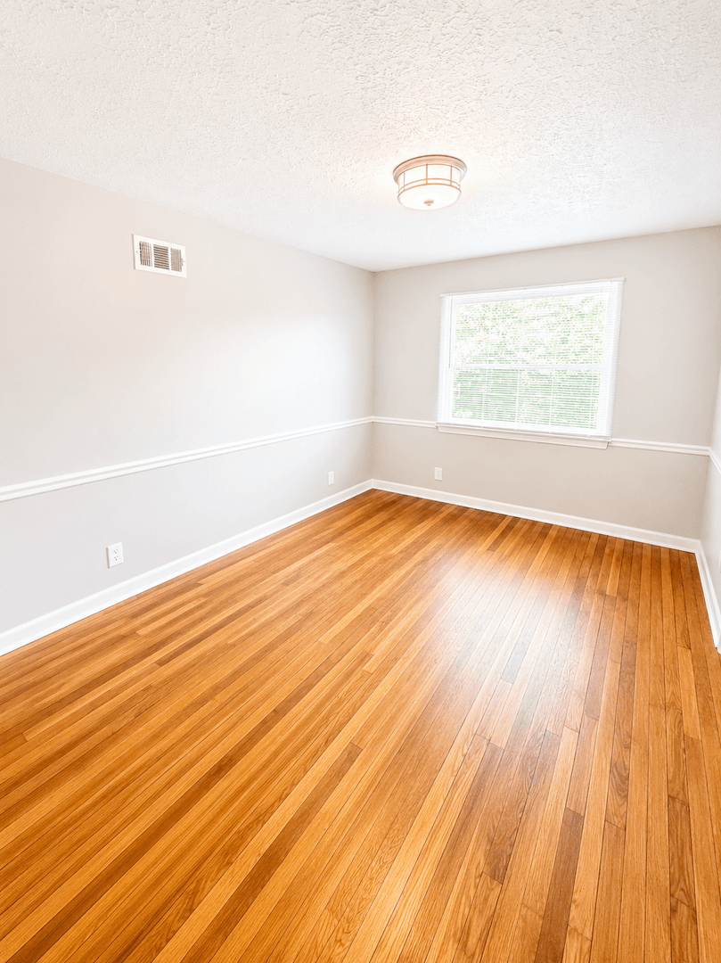 Savannah Apartment: 4 West 53rd Street
