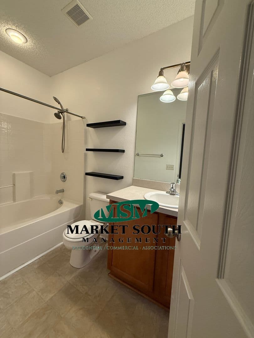 Savannah House: 10 Hartland Court