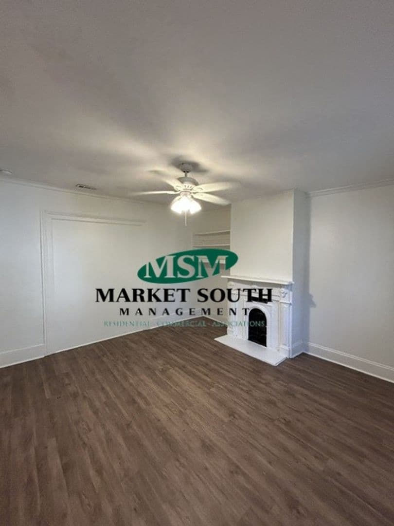 Savannah Apartment: 404 E. 31st Street
