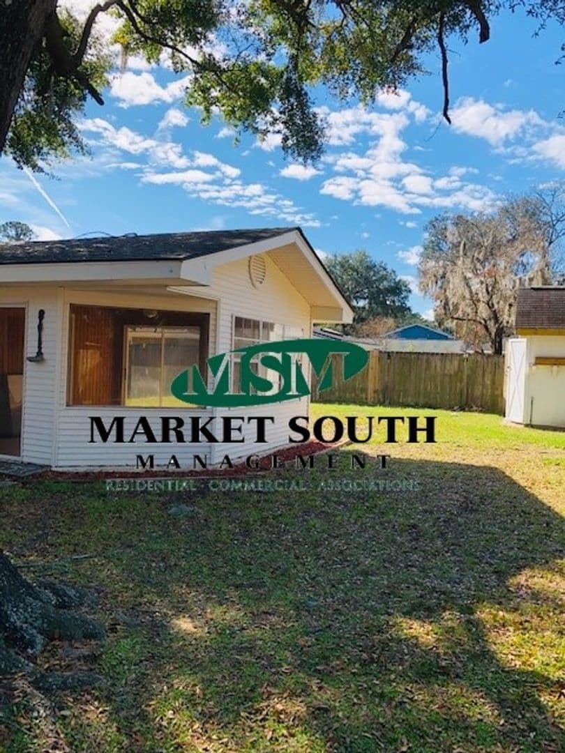 Savannah House: 306 Sandy Springs Road
