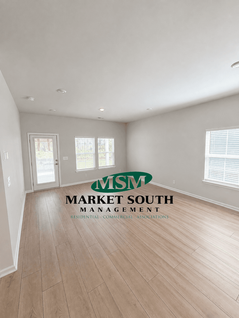 Pooler House: 108 Holloway Hill