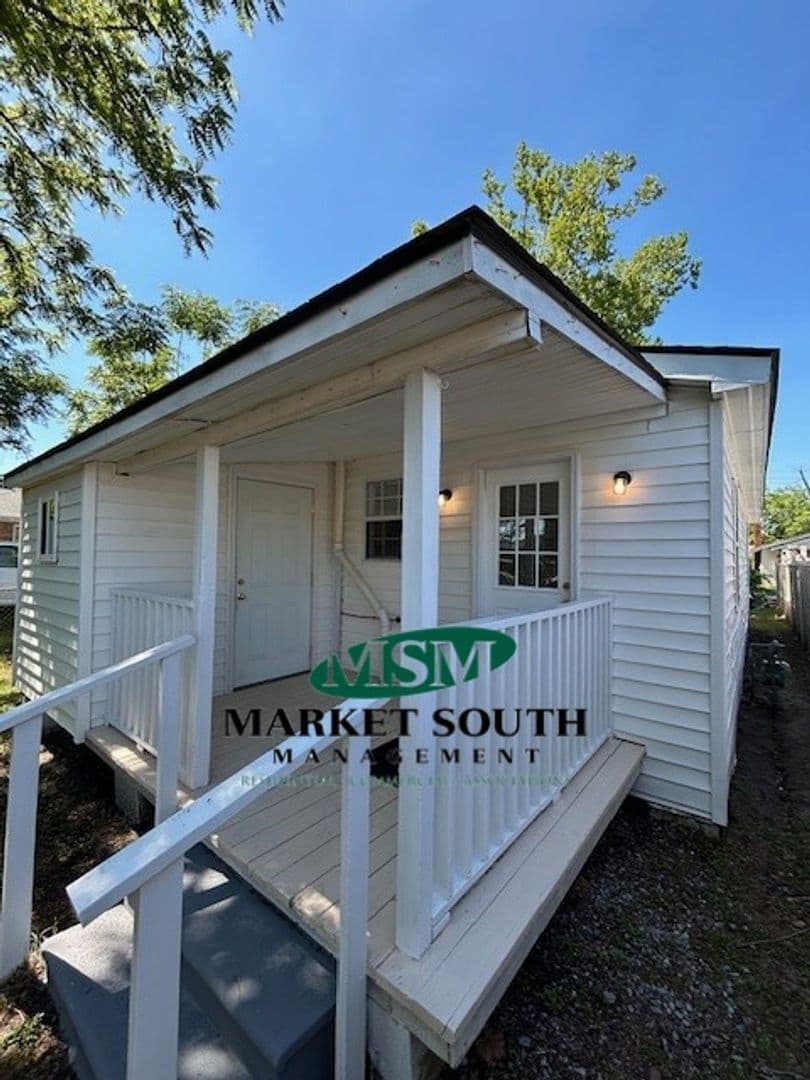 Savannah House: 3508 Haslam Avenue