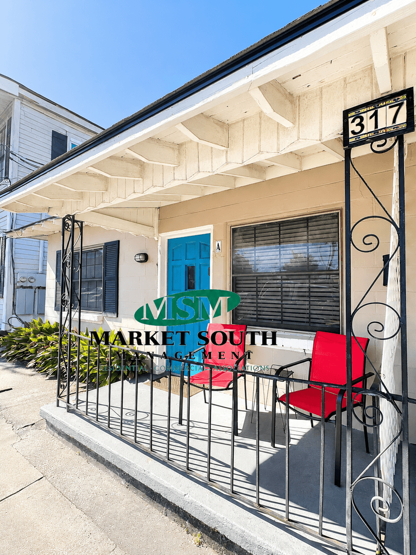Savannah House: 317 W. Huntingdon Street