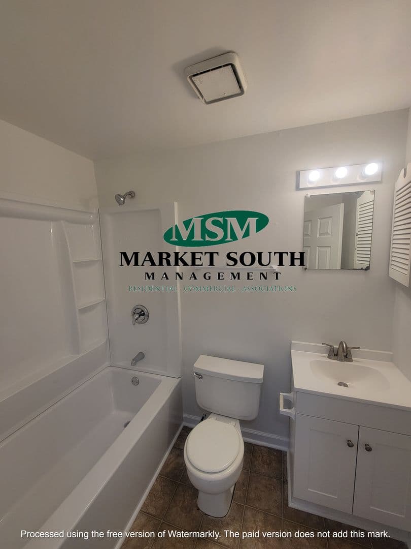 Savannah Apartment: 210 E. Anderson Street