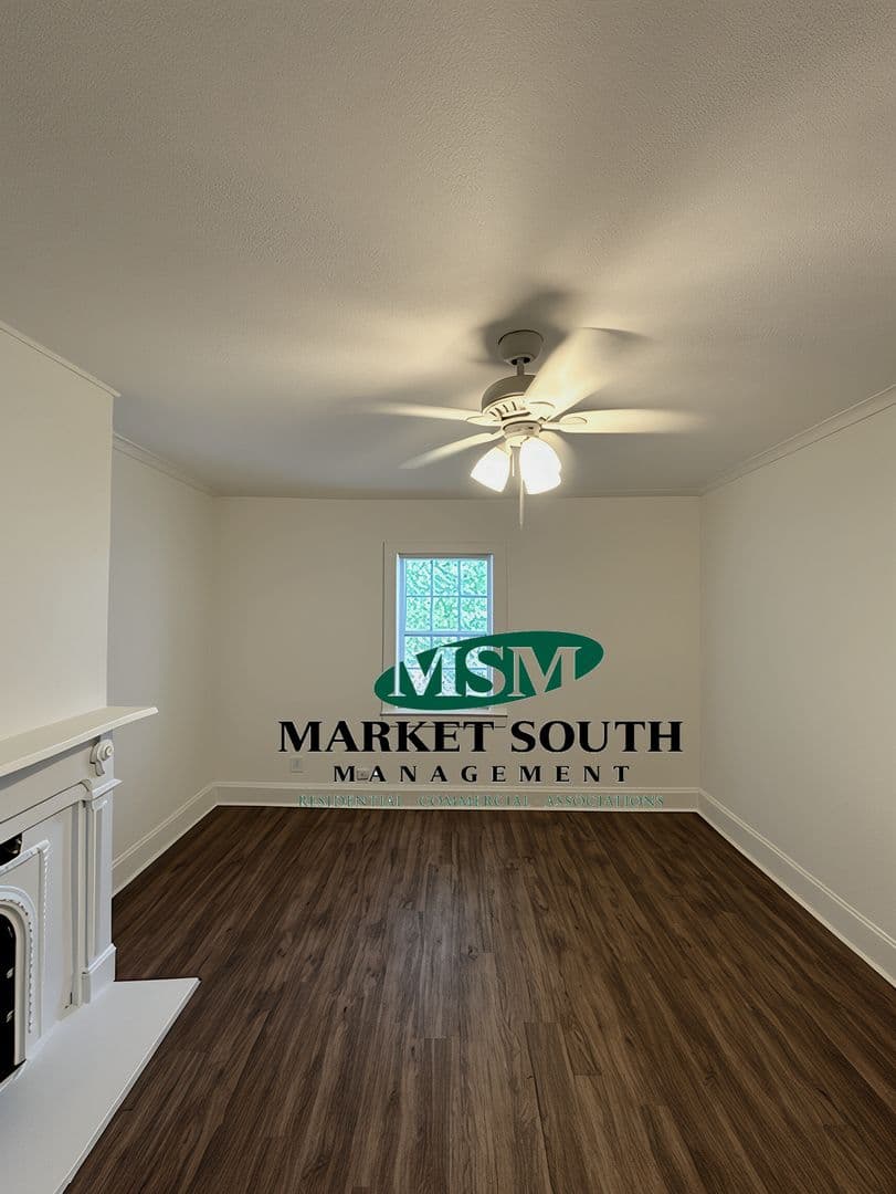 Savannah Apartment: 404 E. 31st Street