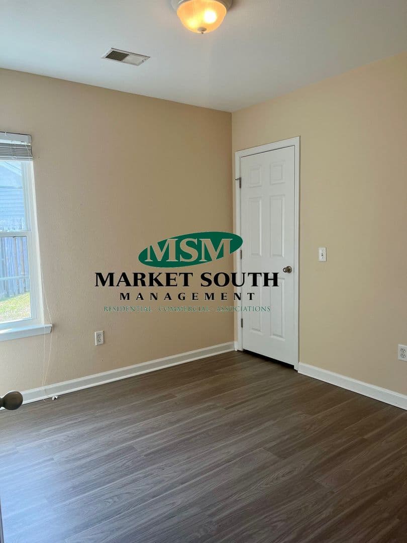 Savannah House: 48 Twin Oaks Place
