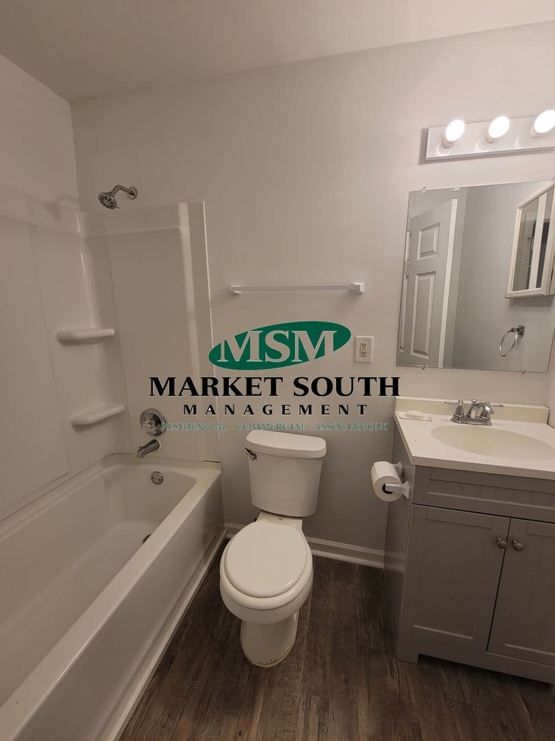 Savannah Apartment: 210 E. Anderson Street
