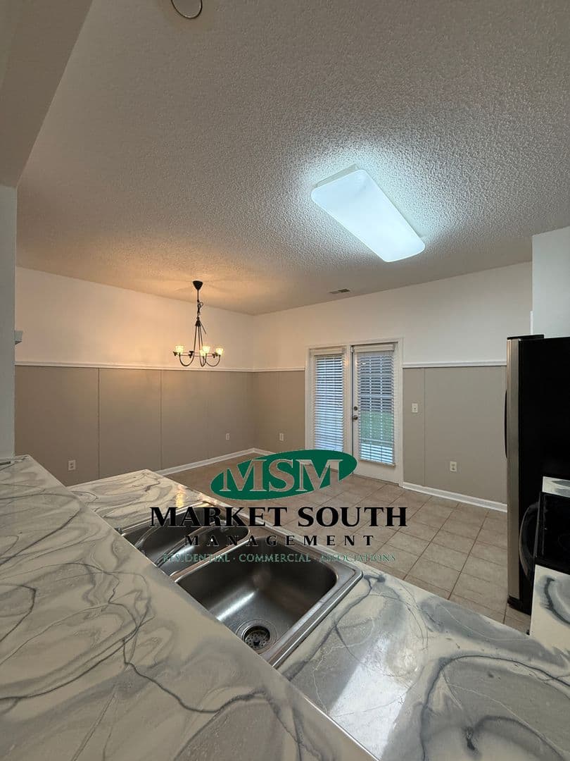 Savannah House: 10 Hartland Court