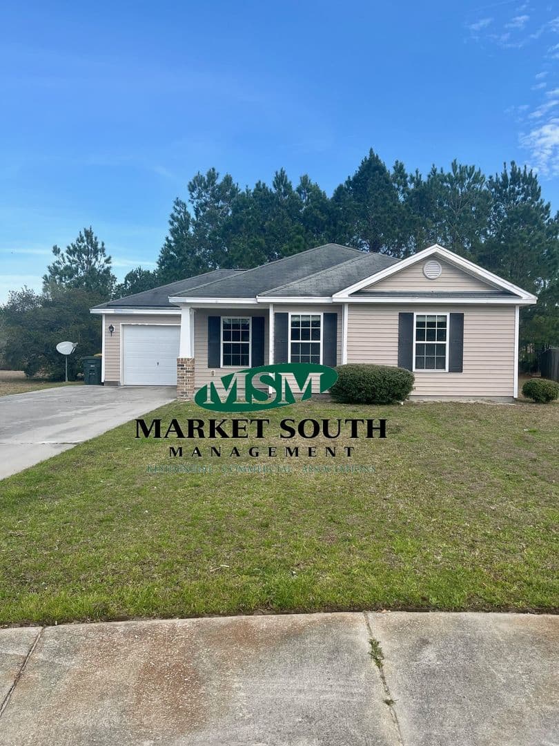 Savannah House: 48 Twin Oaks Place