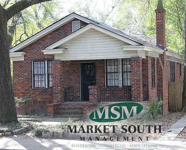 Savannah House: 7 E. Victory Drive