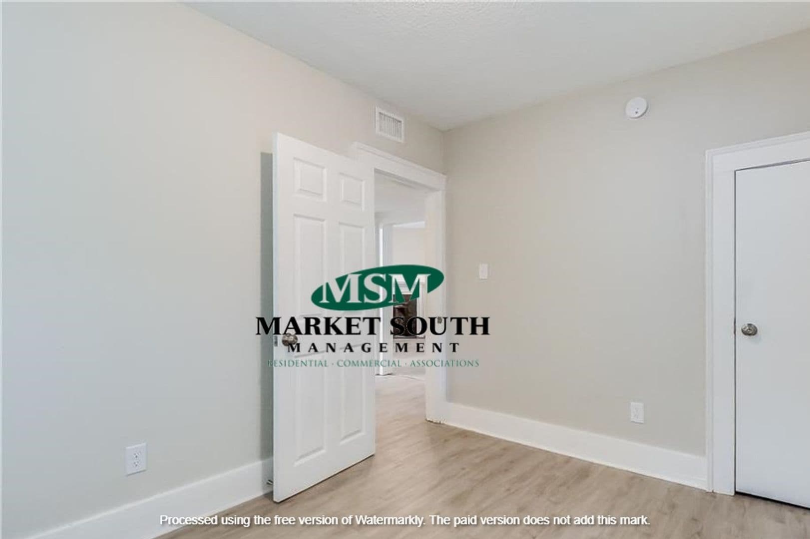 Savannah Apartment: 1423 E 33rd Street