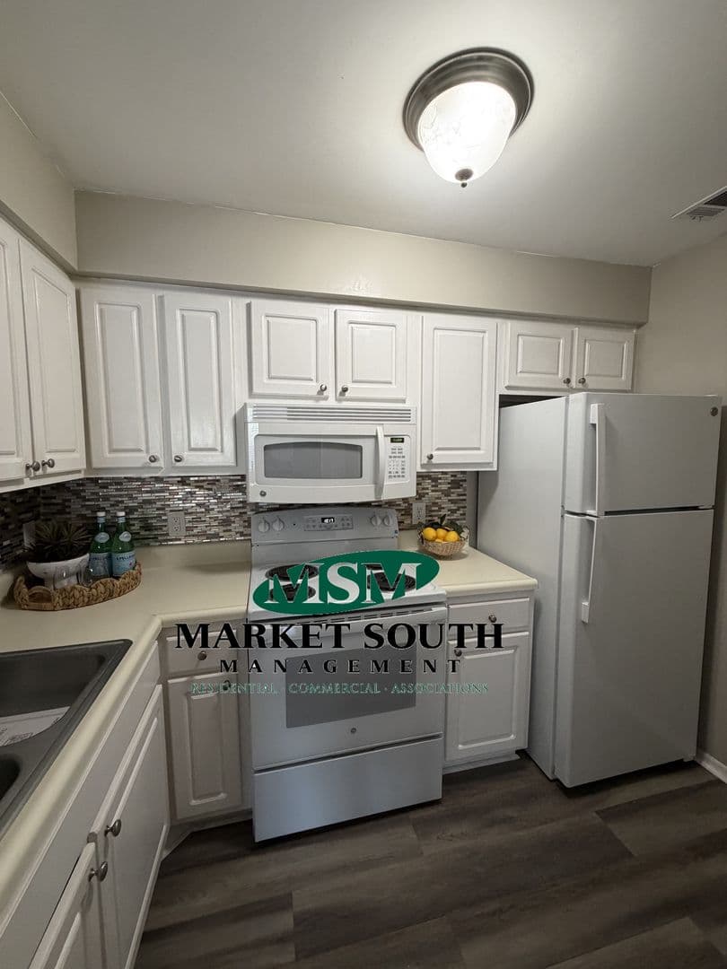 Savannah House: 12300 Apache Avenue