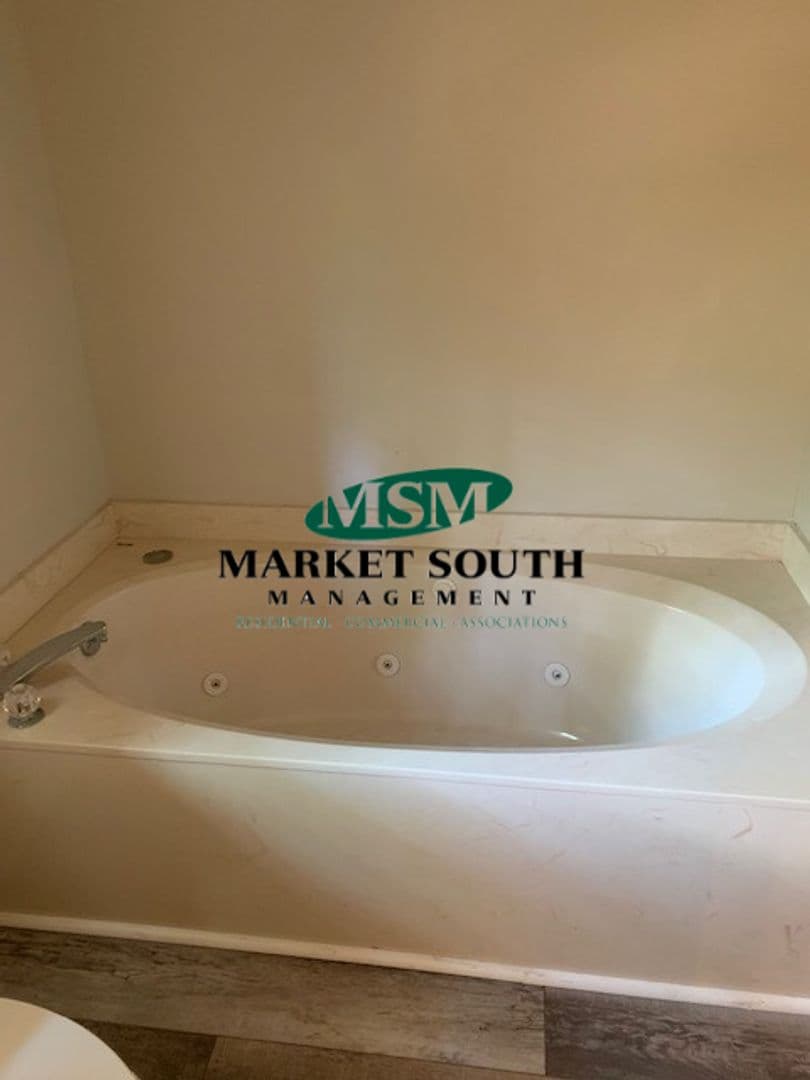 Savannah House: 2 Rivers Bend Court