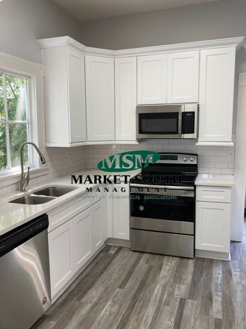 Savannah Apartment: 1415 Habersham Street