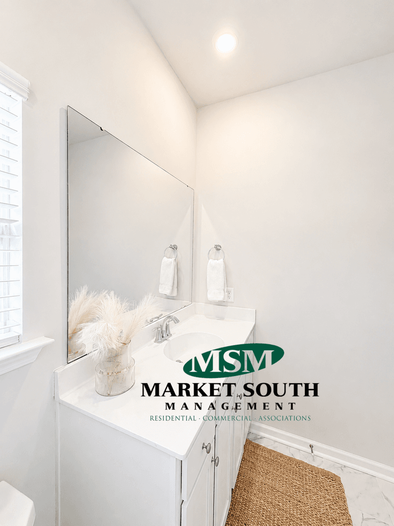 Pooler House: 108 Holloway Hill