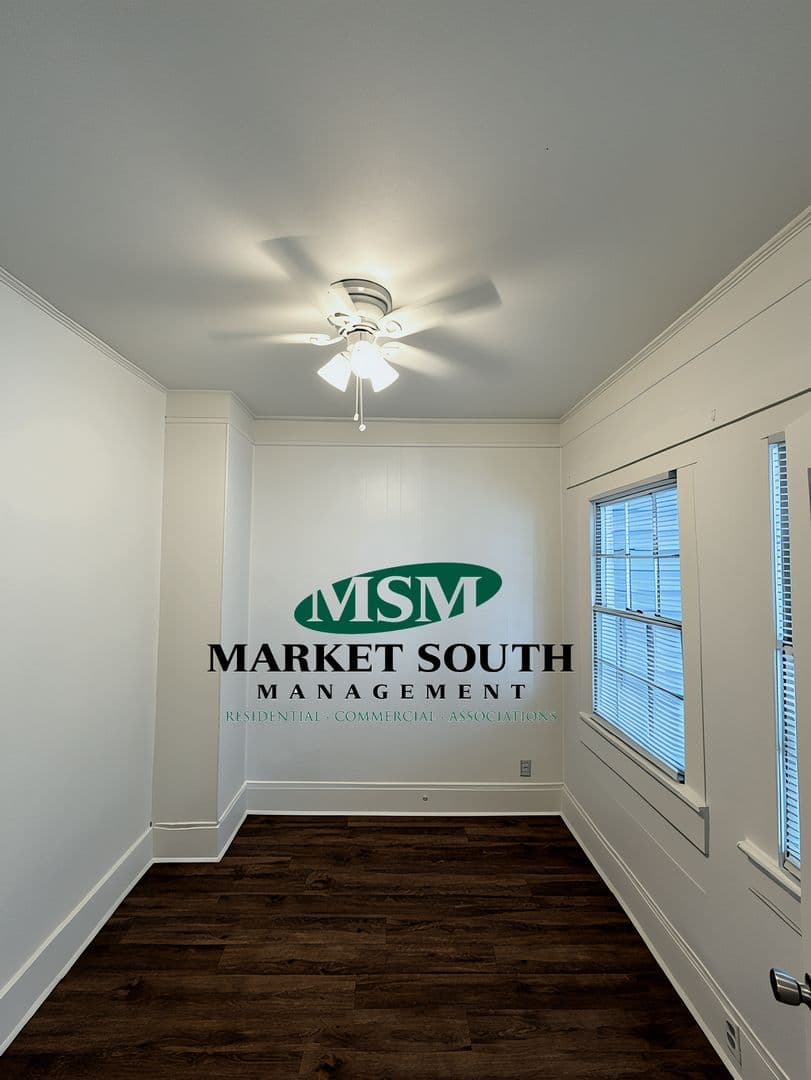 Savannah Apartment: 404 E. 31st Street