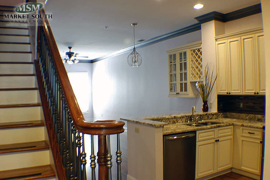 Savannah House: 335 W. Charlton Street