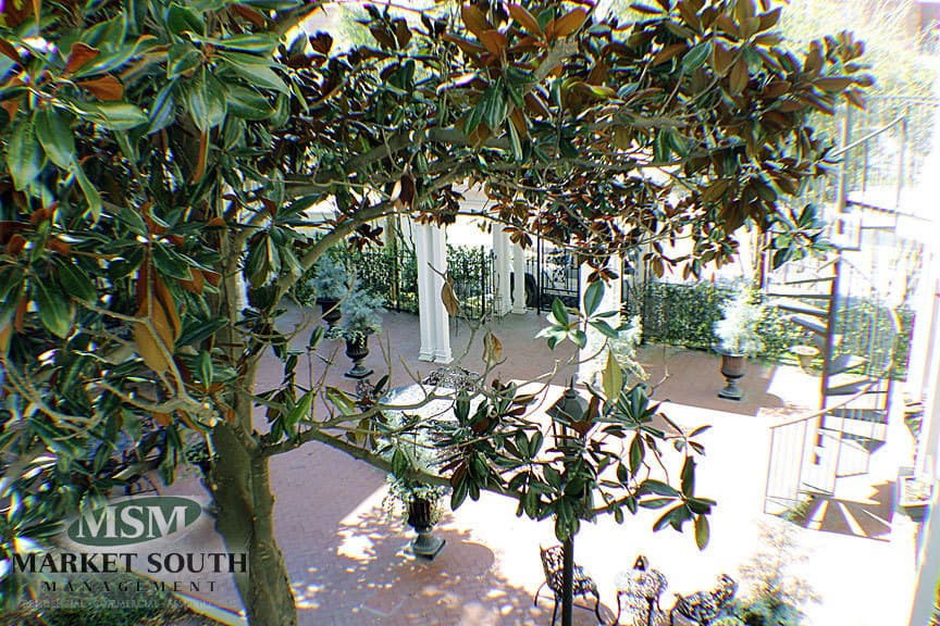 Savannah House: 335 W. Charlton Street