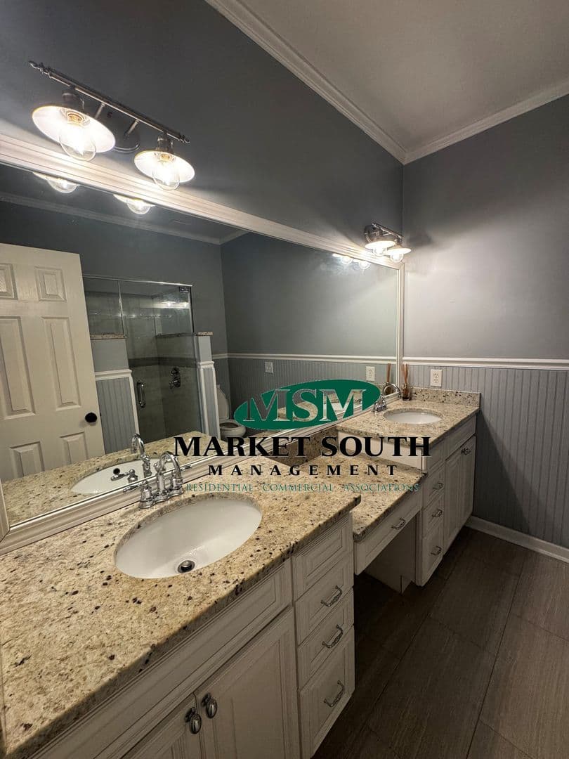 Savannah House: 12 Ardsley Court