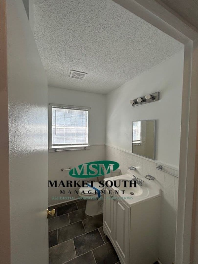 Savannah House: 3508 Haslam Avenue