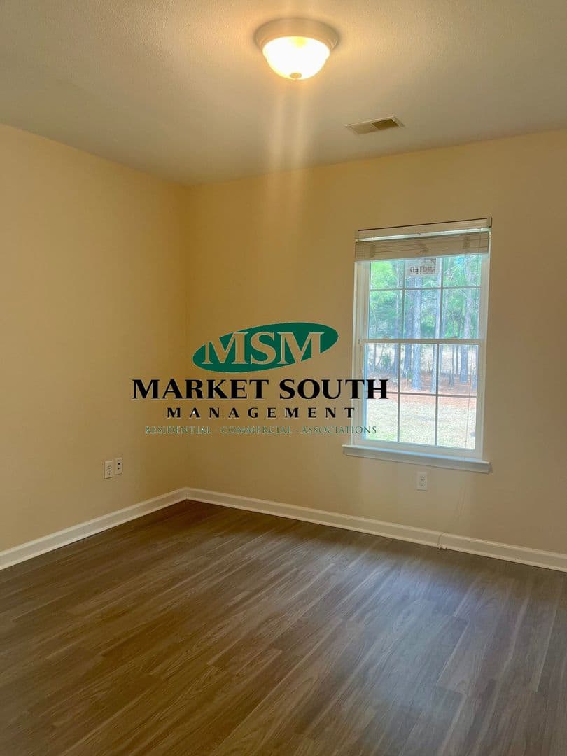 Savannah House: 48 Twin Oaks Place