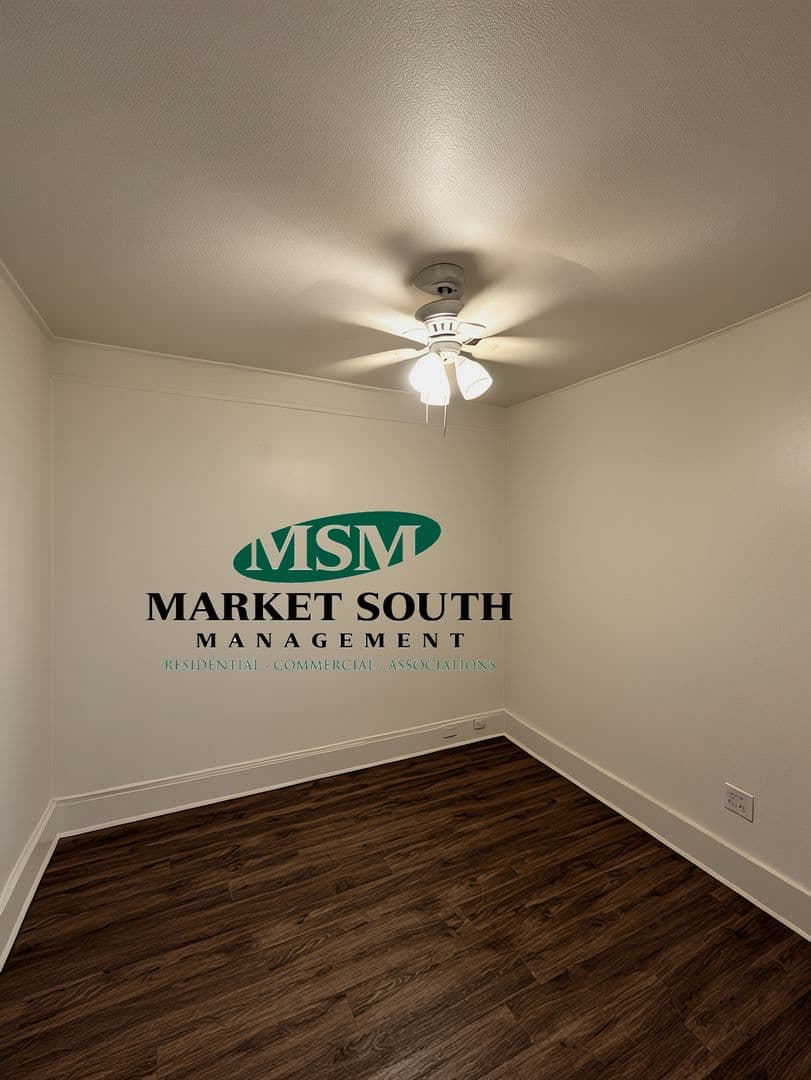 Savannah Apartment: 404 E. 31st Street