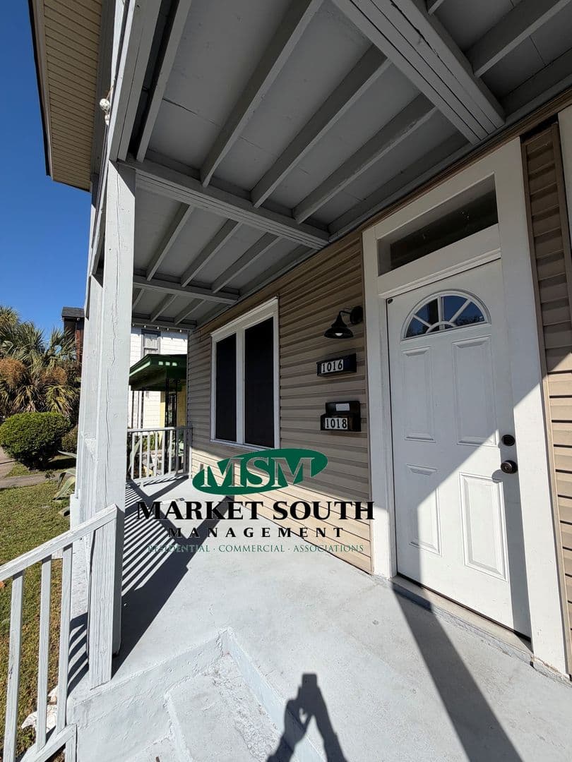 Savannah Apartment: 1016 E. Bolton Street