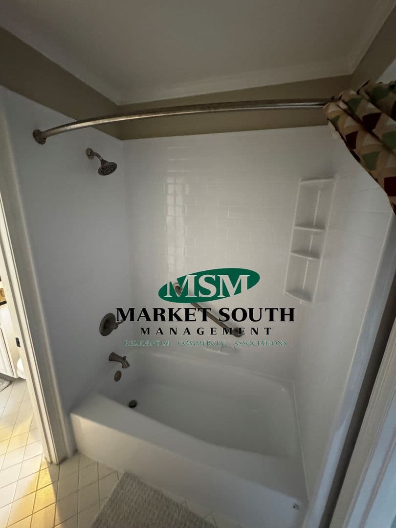 Savannah House: 12 Ardsley Court