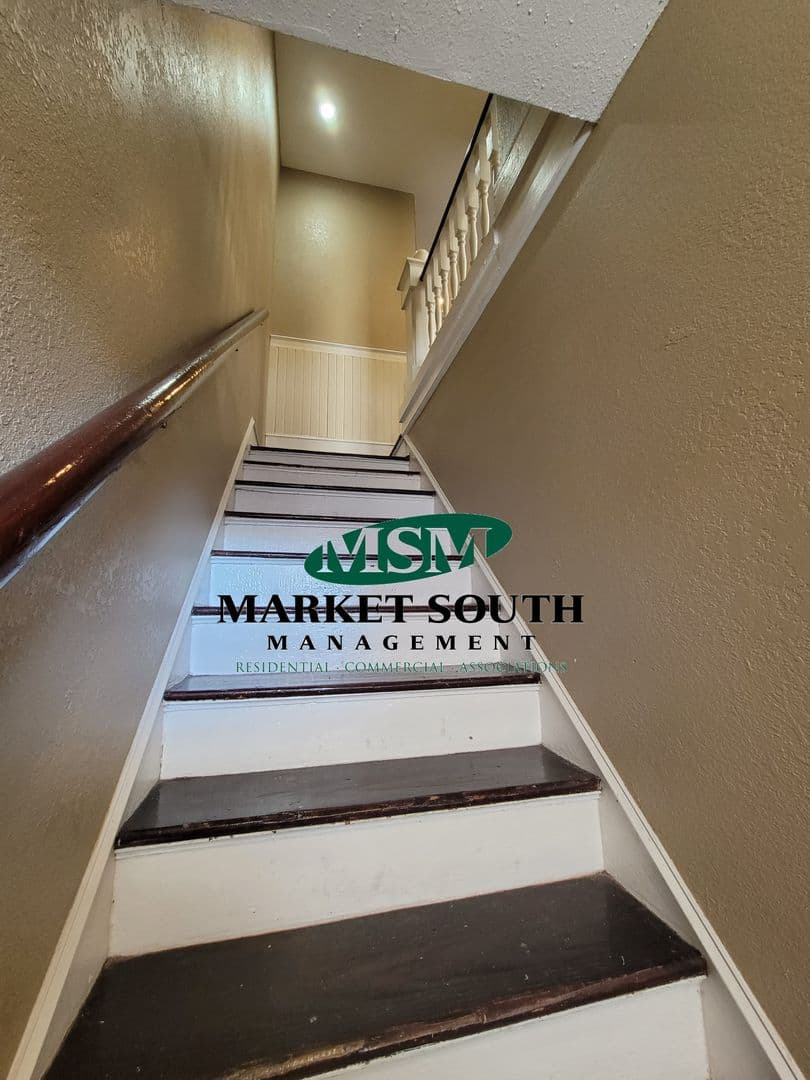 Savannah House: 2006 Habersham Street